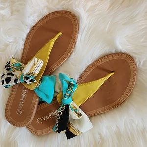 Via Pinky womens flip flops 6.5